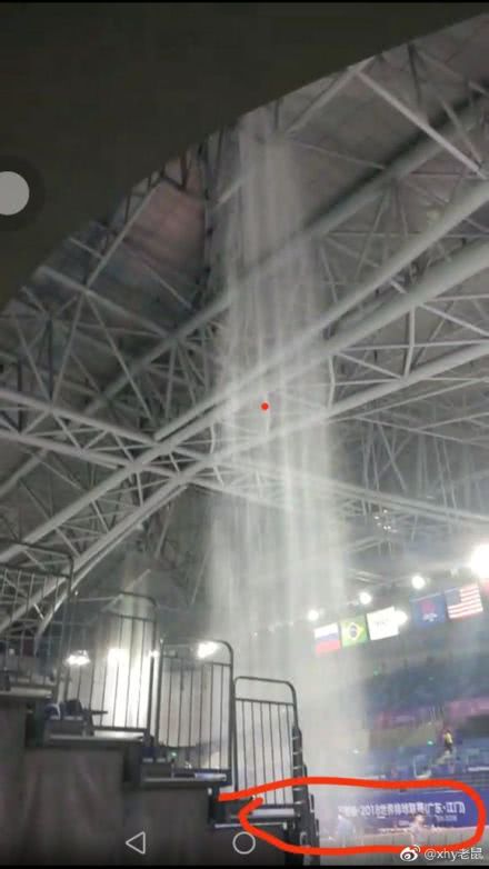  威尼斯水上球场漏水事故，设施老旧问题亟待解决  